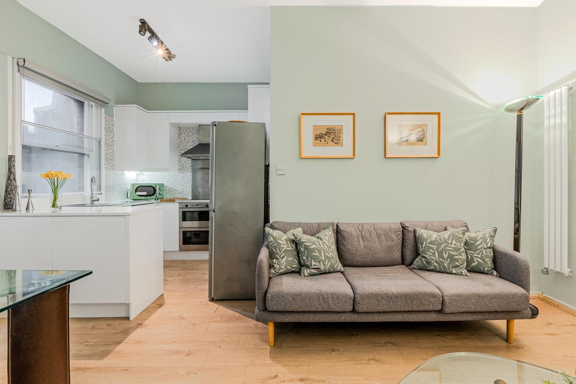 Stunning 2br Flat Btw Soho & Covent Garden * Лондон