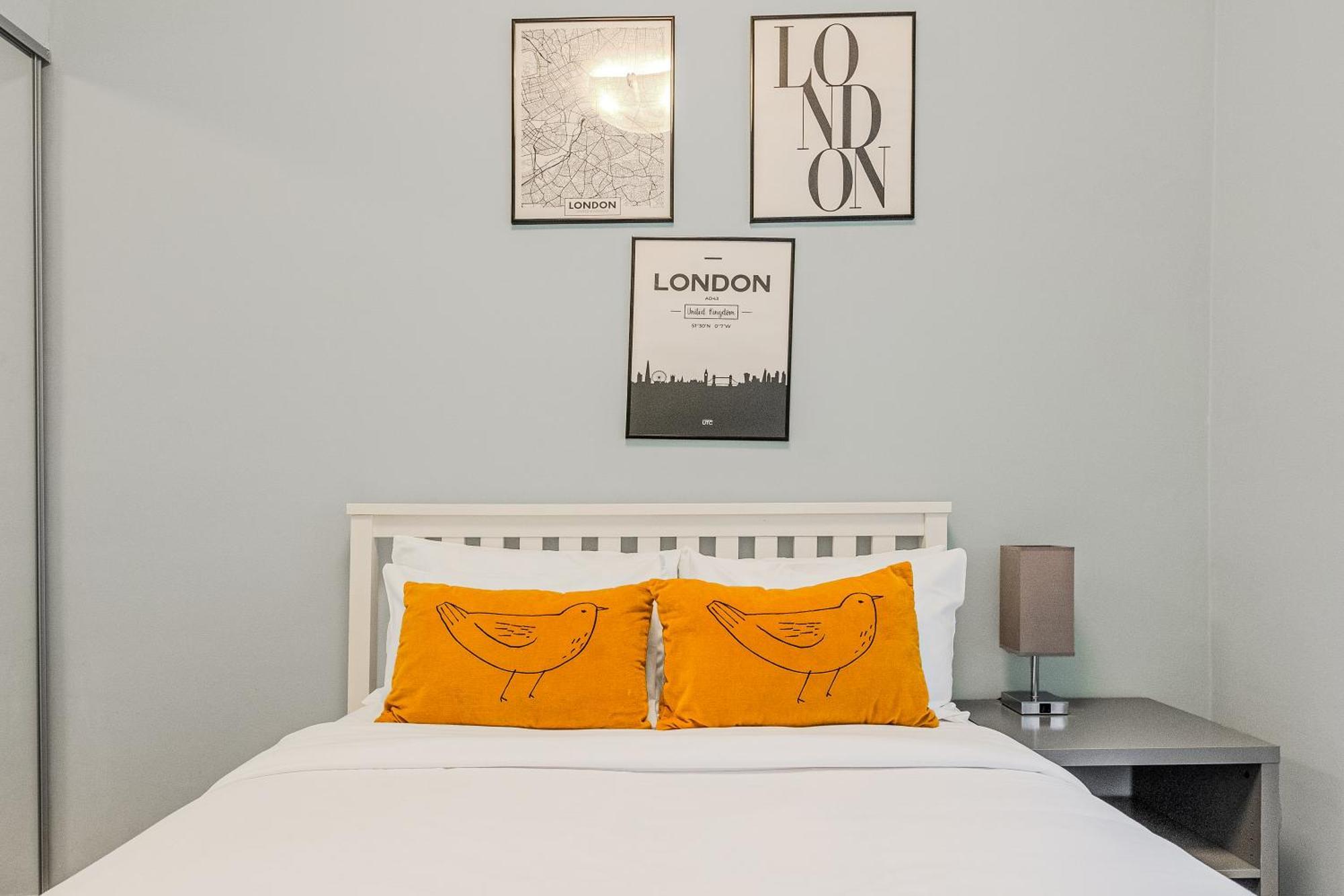 Stunning 2br Flat Btw Soho & Covent Garden Апартаменты